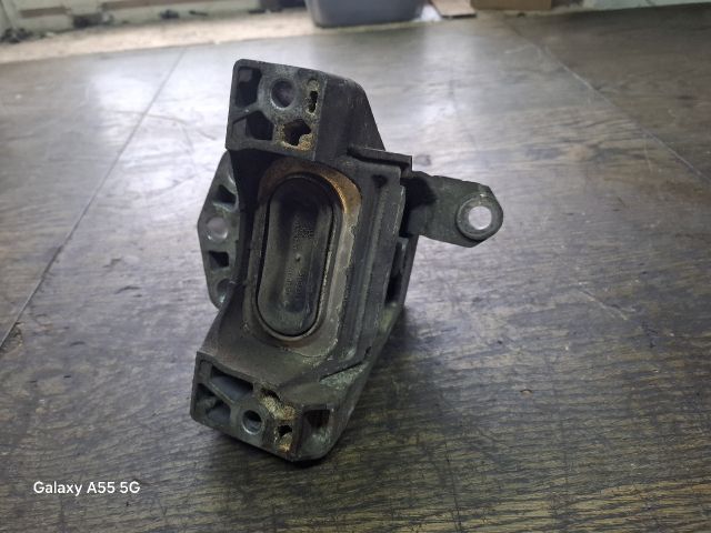 bontott OPEL VECTRA C Motor Tartó Bak (Fém)