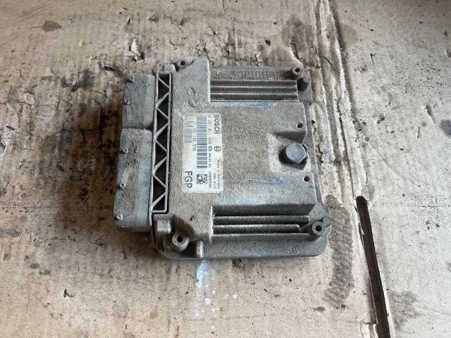 bontott OPEL VECTRA C Motorvezérlő