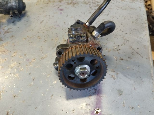 bontott OPEL VECTRA C Nagynyomású Szivattyú