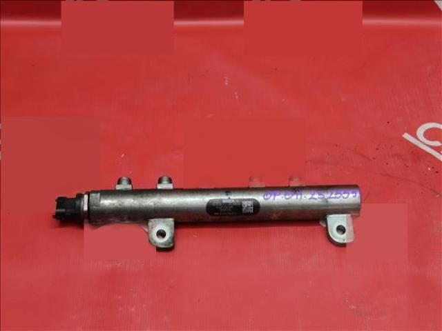 bontott OPEL VECTRA C Porlasztó Sor / Híd