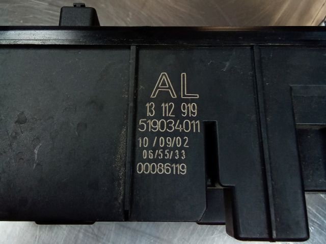 bontott OPEL VECTRA C Biztosítéktábla Motortér