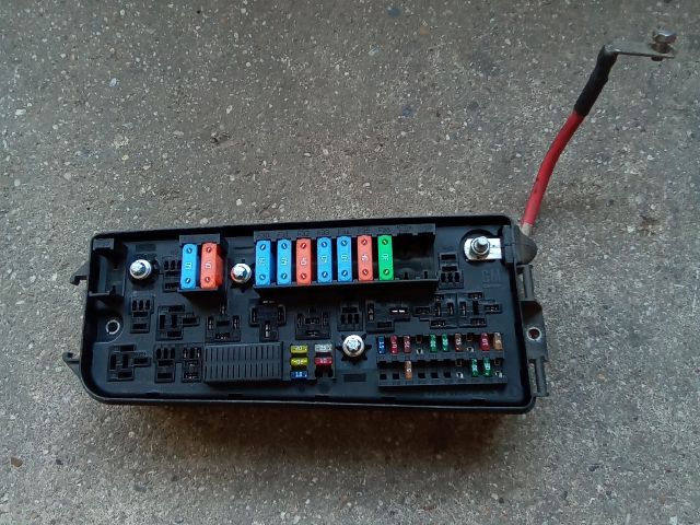 bontott OPEL VECTRA C Biztosítéktábla Motortér