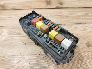 bontott OPEL VECTRA C Biztosítéktábla Motortér