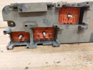 bontott OPEL VECTRA C Biztosítéktábla Motortér