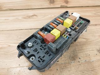 bontott OPEL VECTRA C Biztosítéktábla Motortér