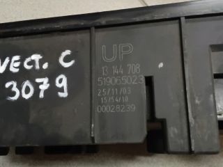 bontott OPEL VECTRA C Biztosítéktábla Motortér