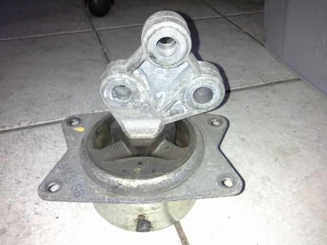 bontott OPEL VECTRA C Motor Tartó Bak (Pozíciófüggetlen)