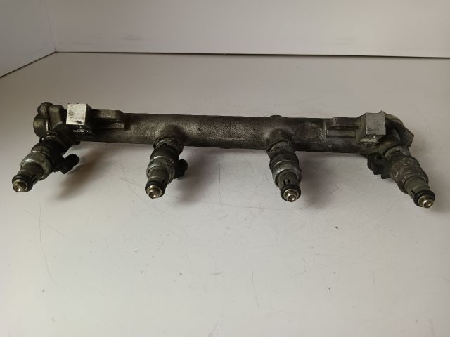 bontott OPEL VECTRA C Porlasztó Sor / Híd