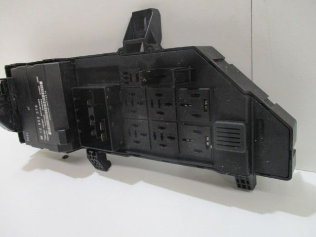 bontott OPEL VECTRA C Biztosítéktábla Motortér