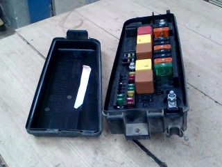 bontott OPEL VECTRA C Biztosítéktábla Motortér