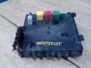 bontott OPEL VECTRA C Biztosítéktábla Motortér