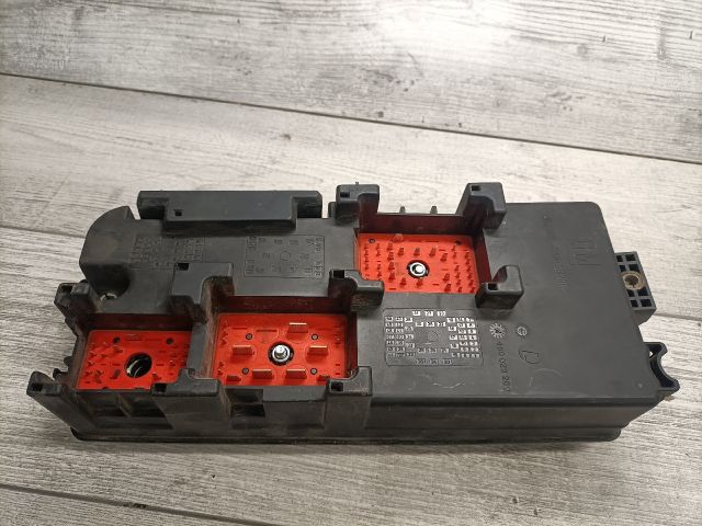 bontott OPEL VECTRA C Biztosítéktábla Motortér