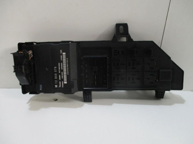 bontott OPEL VECTRA C Biztosítéktábla Motortér