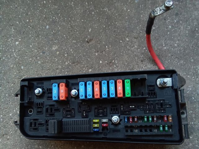 bontott OPEL VECTRA C Biztosítéktábla Motortér