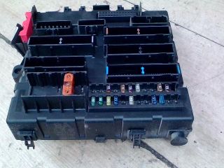 bontott OPEL VECTRA C Biztosítéktábla Motortér