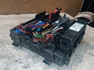 bontott OPEL VECTRA C Biztosítéktábla Motortér