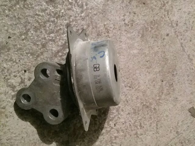 bontott OPEL VECTRA C Motor Tartó Bak (Fém)