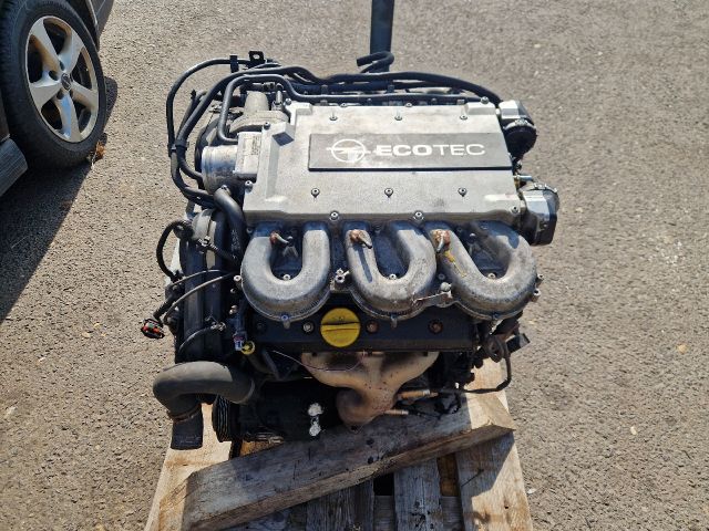 bontott OPEL VECTRA C Motor (Fűzött blokk hengerfejjel)