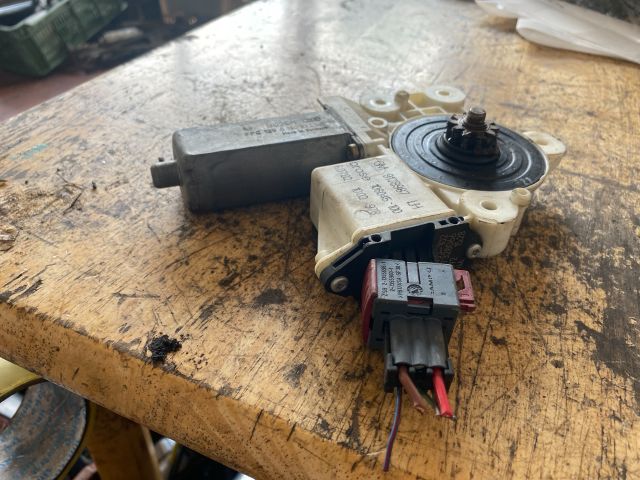 bontott OPEL VECTRA C Bal első Ablakemelő Motor