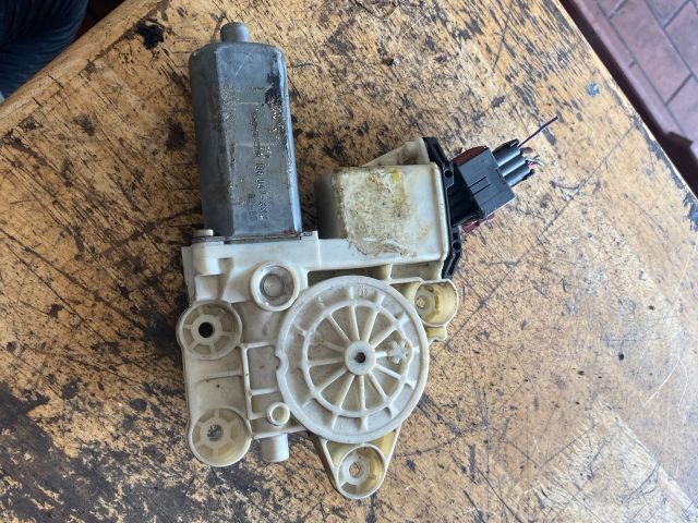 bontott OPEL VECTRA C Bal első Ablakemelő Motor