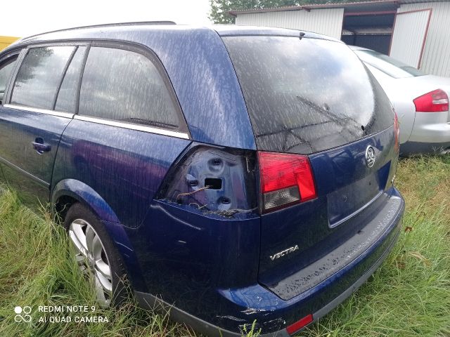 bontott OPEL VECTRA C Bal első Dobbetét (Kerékjárati, Műanyag)