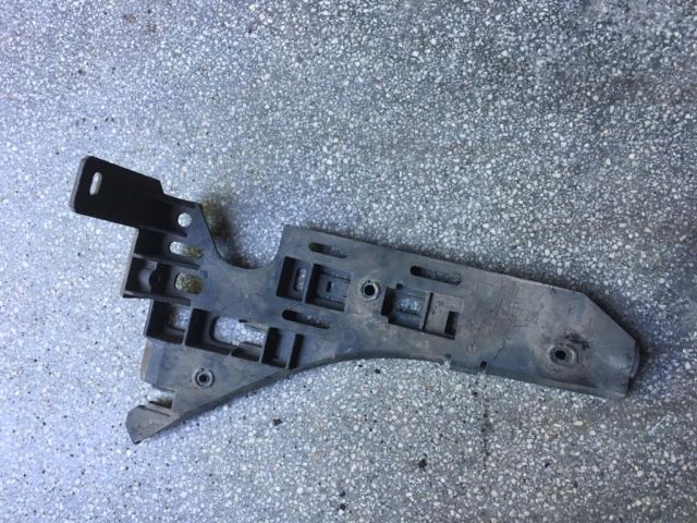 bontott OPEL VECTRA C Bal első Lökhárító Tartó (Műanyag)