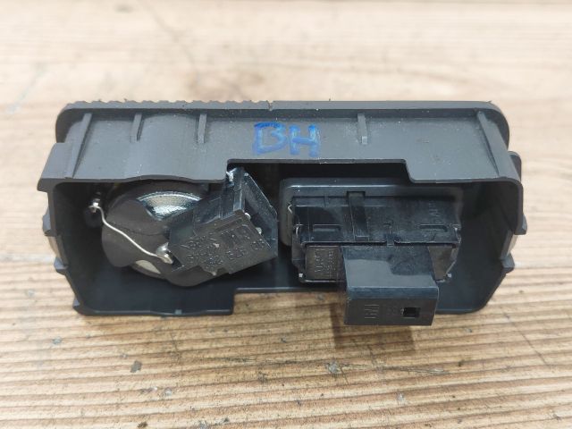 bontott OPEL VECTRA C Bal hátsó Ablakemelő Kapcsoló