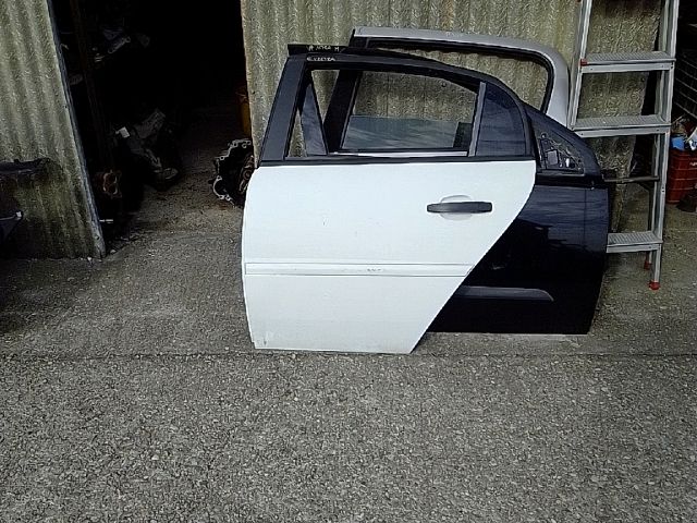 bontott OPEL VECTRA C Bal hátsó Ajtó (Üres lemez)
