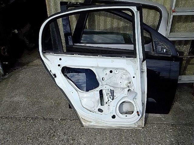 bontott OPEL VECTRA C Bal hátsó Ajtó (Üres lemez)