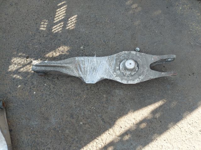 bontott OPEL VECTRA C Bal hátsó Alsó Hátsó Lengőkar