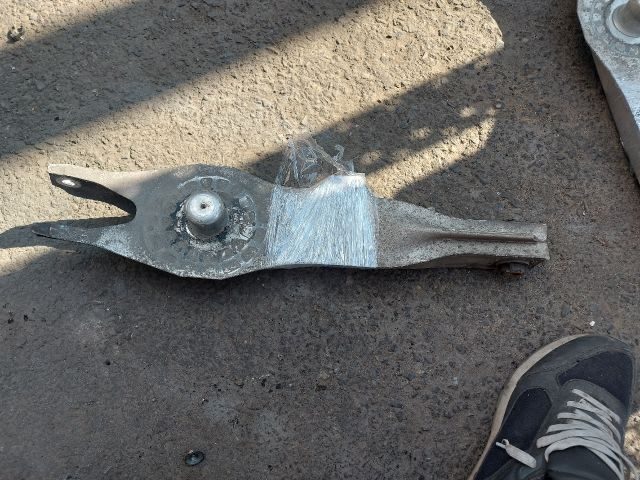 bontott OPEL VECTRA C Bal hátsó Alsó Hátsó Lengőkar