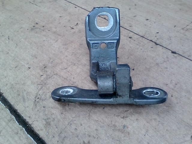 bontott OPEL VECTRA C Bal hátsó Alsó Zsanér