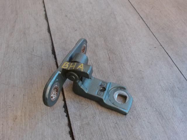 bontott OPEL VECTRA C Bal hátsó Alsó Zsanér