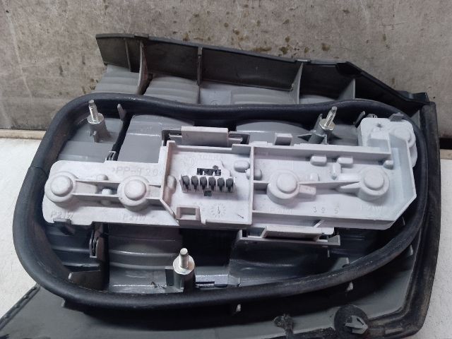 bontott OPEL VECTRA C Bal Hátsó Lámpa