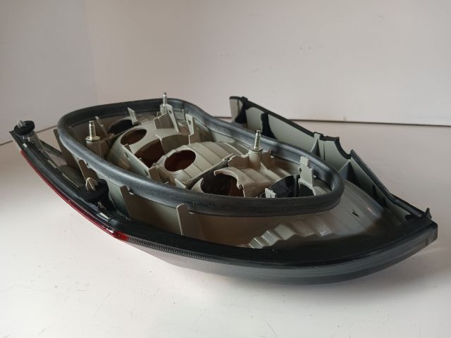 bontott OPEL VECTRA C Bal Hátsó Lámpa