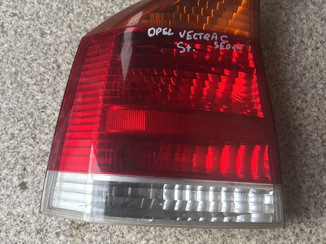 bontott OPEL VECTRA C Bal Hátsó Lámpa