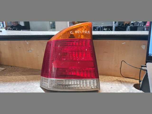 bontott OPEL VECTRA C Bal Hátsó Lámpa