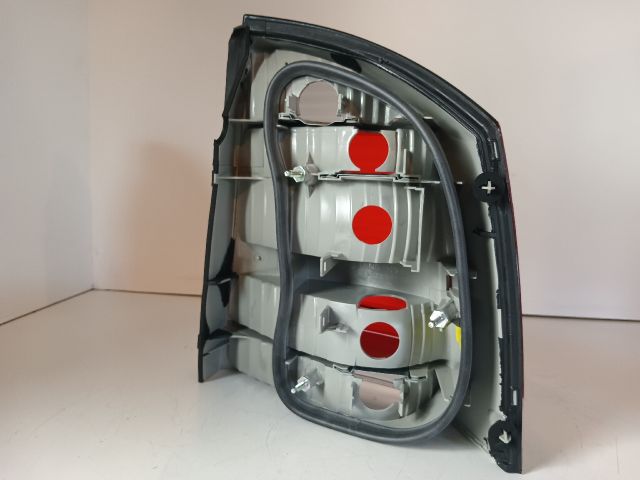 bontott OPEL VECTRA C Bal Hátsó Lámpa