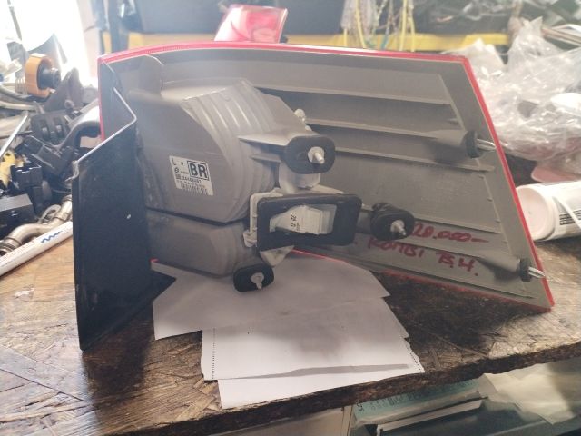 bontott OPEL VECTRA C Bal Külső Hátsó Lámpa