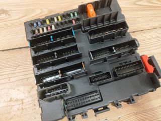 bontott OPEL VECTRA C Biztosítéktábla Csomagtér