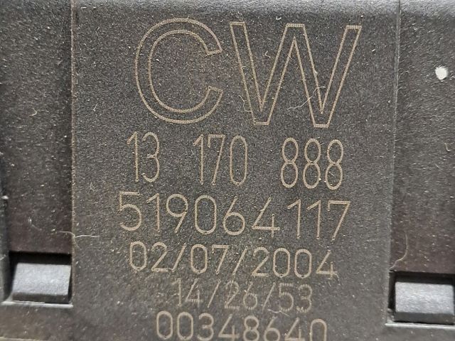 bontott OPEL VECTRA C Biztosítéktábla Csomagtér