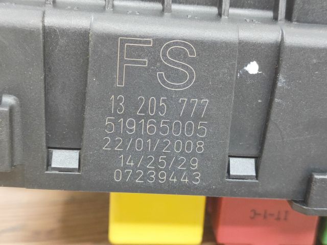 bontott OPEL VECTRA C Biztosítéktábla Csomagtér