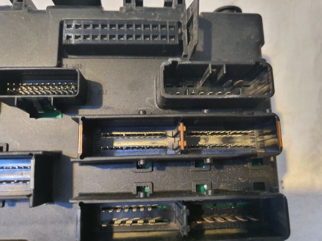 bontott OPEL VECTRA C Biztosítéktábla Csomagtér