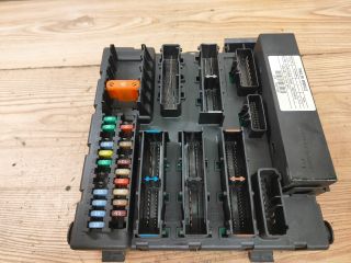 bontott OPEL VECTRA C Biztosítéktábla Csomagtér