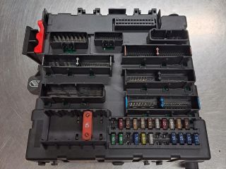 bontott OPEL VECTRA C Biztosítéktábla Csomagtér