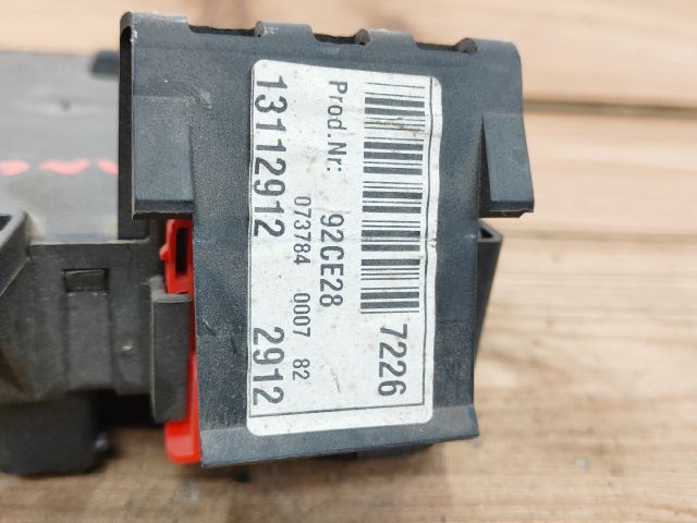 bontott OPEL VECTRA C Biztosítéktábla Csomagtér