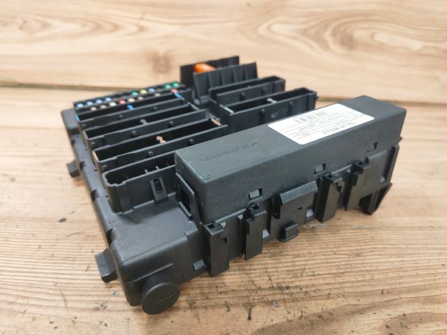 bontott OPEL VECTRA C Biztosítéktábla Csomagtér