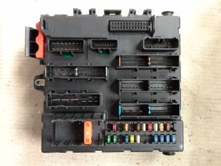 bontott OPEL VECTRA C Biztosítéktábla Csomagtér