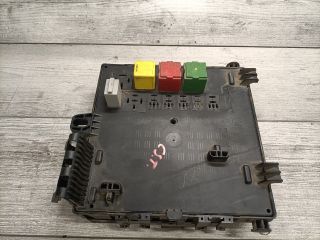 bontott OPEL VECTRA C Biztosítéktábla Csomagtér