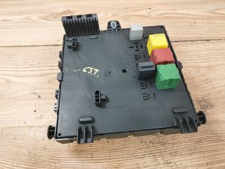 bontott OPEL VECTRA C Biztosítéktábla Csomagtér